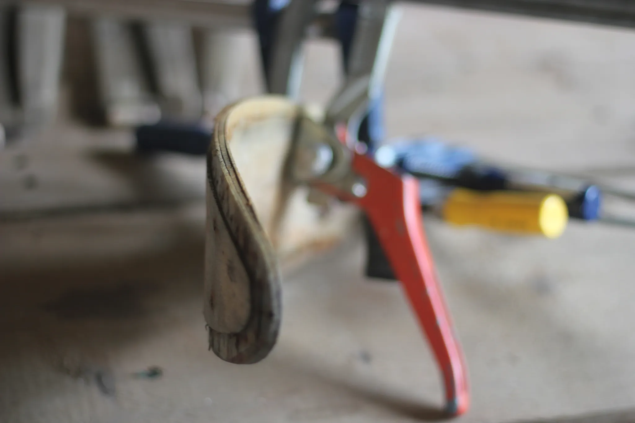 Renowacja krzesła typ 200-190, czyli popularnego "Hałasa". Hałas Tutto Nero, Rzuć Pan Okiem, Paweł Machomet