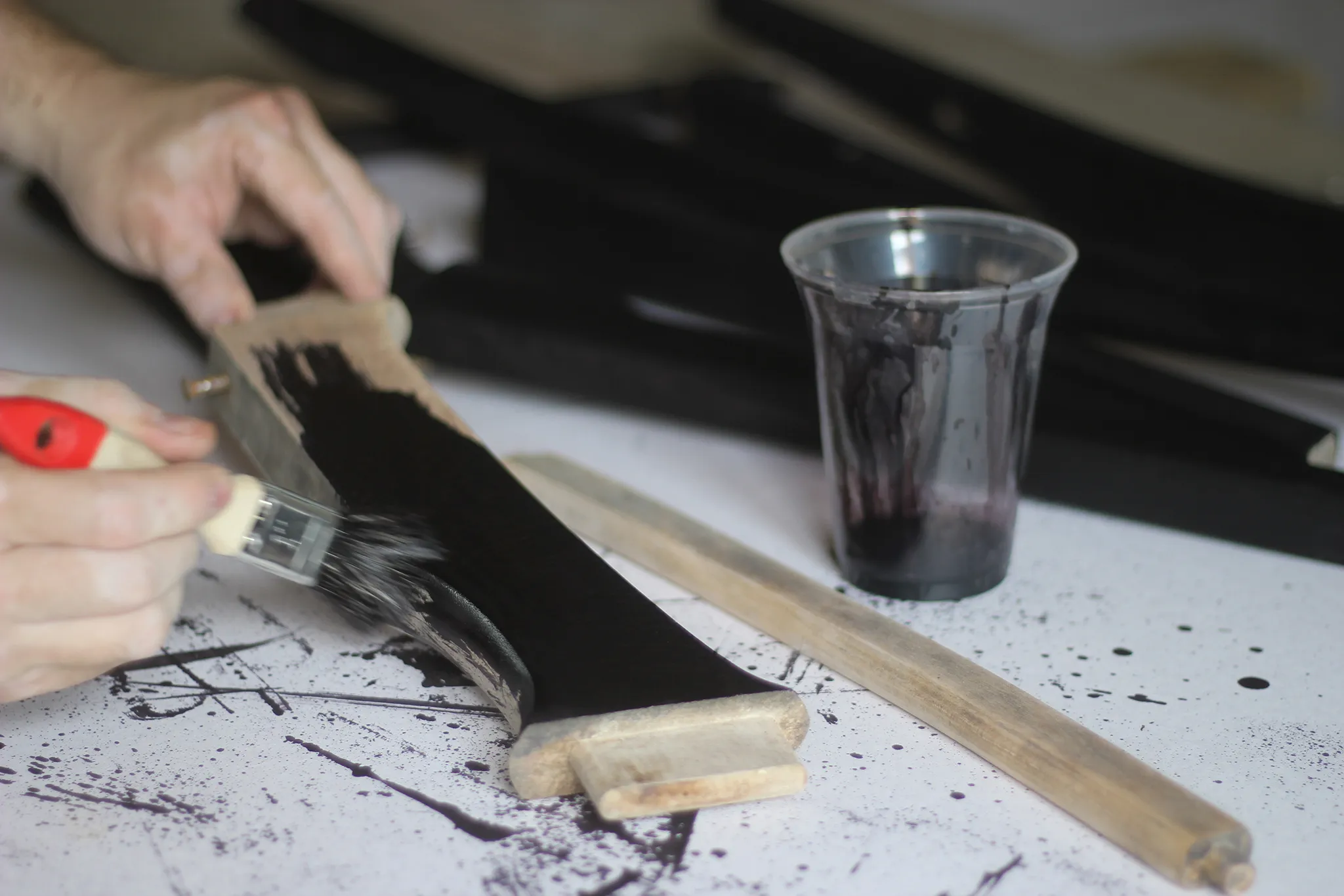 Renowacja krzesła typ 200-190, czyli popularnego "Hałasa". Hałas Tutto Nero, Rzuć Pan Okiem, Paweł Machomet