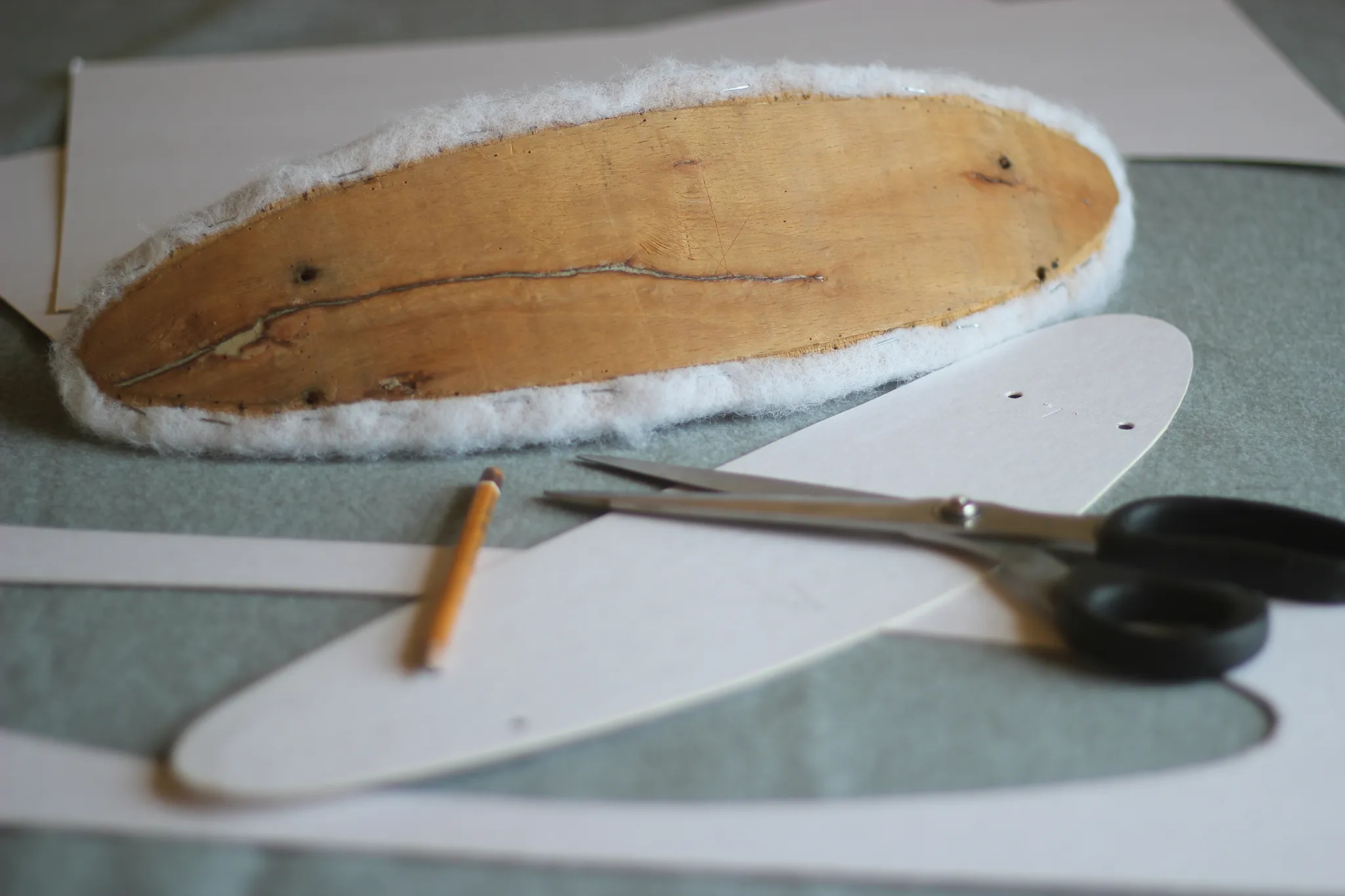 Renowacja krzesła typ 200-190, czyli popularnego "Hałasa". Hałas Tutto Nero, Rzuć Pan Okiem, Paweł Machomet