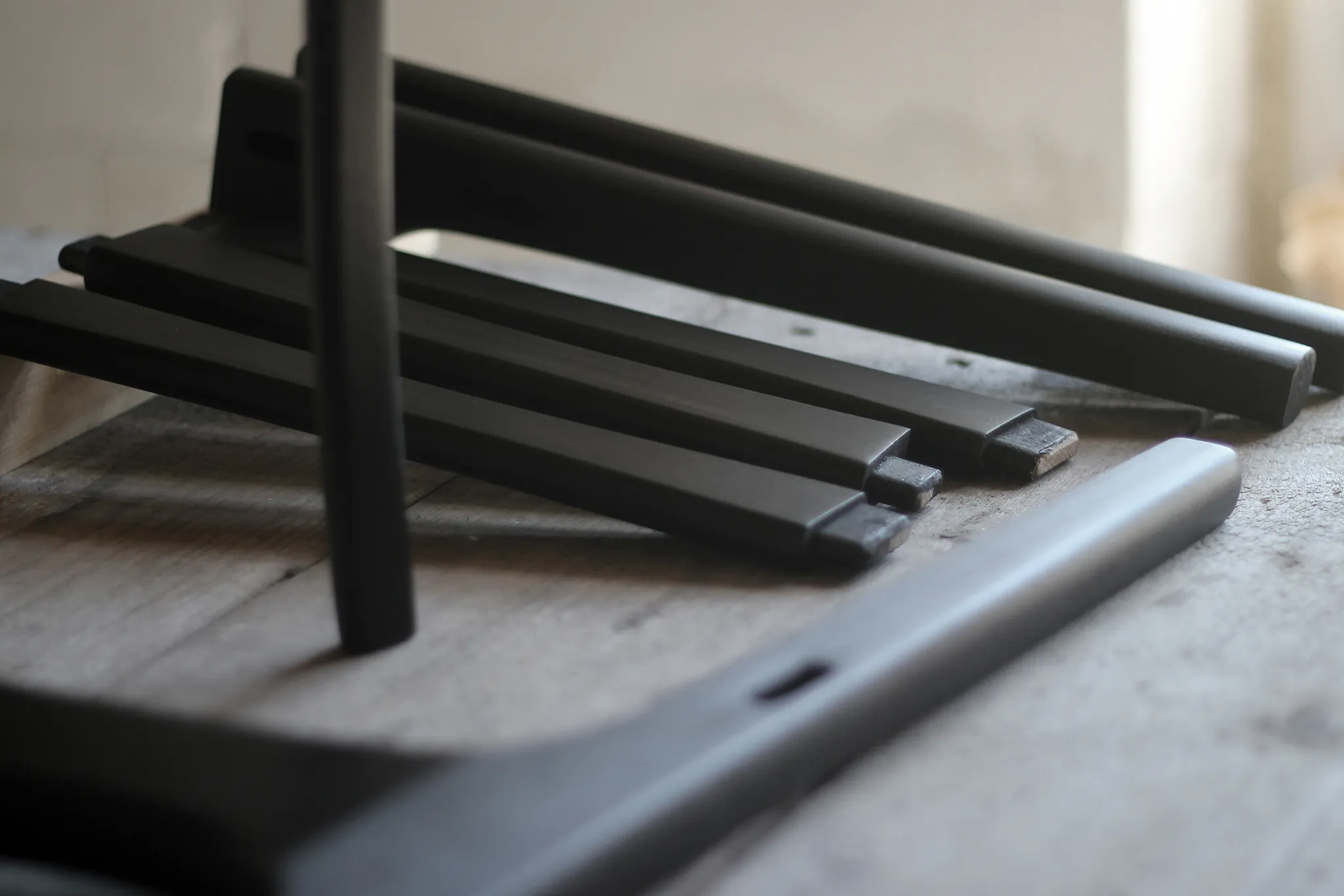 Renowacja krzesła typ 200-190, czyli popularnego "Hałasa". Hałas Tutto Nero, Rzuć Pan Okiem, Paweł Machomet