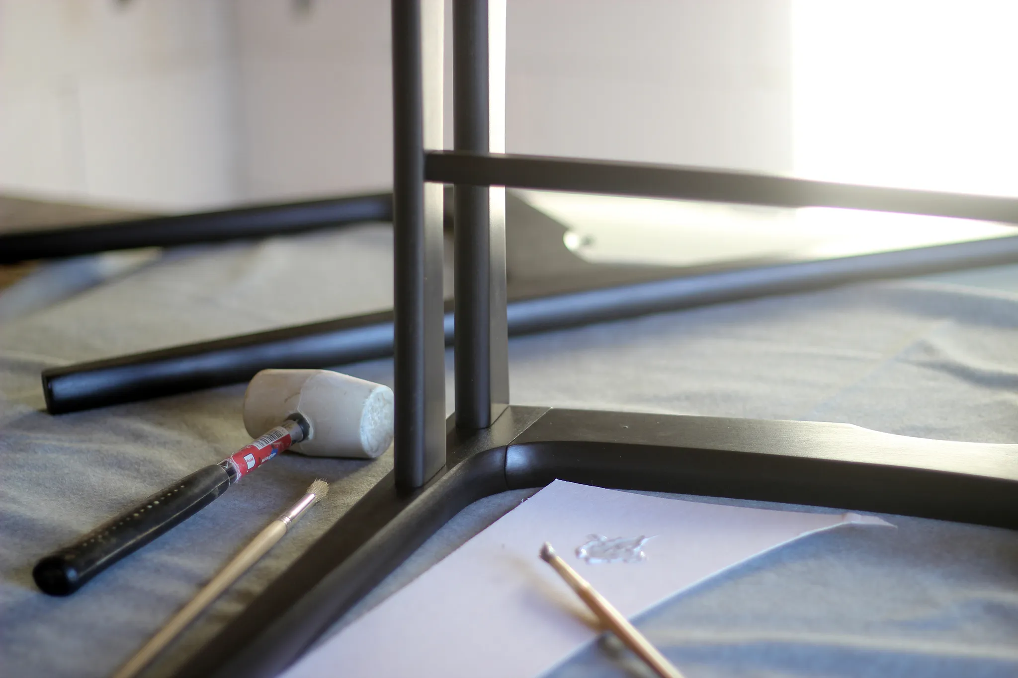 Renowacja krzesła typ 200-190, czyli popularnego "Hałasa". Hałas Tutto Nero, Rzuć Pan Okiem, Paweł Machomet