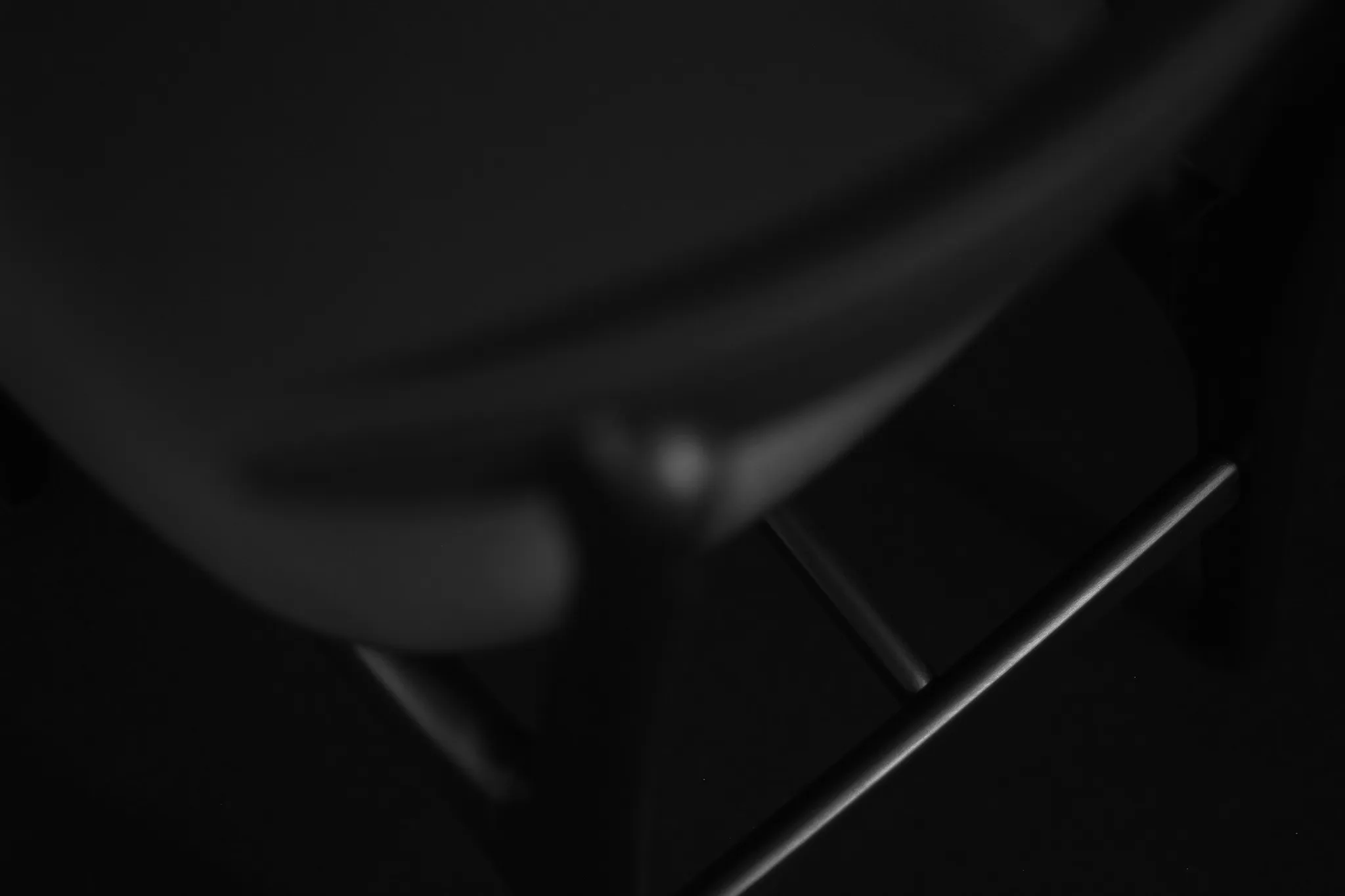 Renowacja krzesła typ 200-190, czyli popularnego "Hałasa". Hałas Tutto Nero, Rzuć Pan Okiem, Paweł Machomet